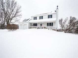1002 Mistletoe Dr, Elbridge, NY 13060