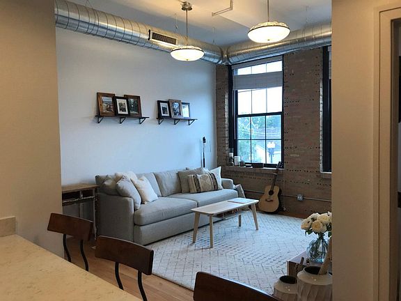 2nd image of 4801 N Ravenswood Ave APT 203