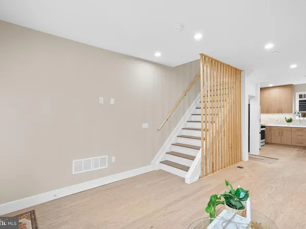 1032 S Randolph St, Philadelphia, PA 19147