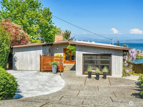 1367 Country Club Drive, Camano Island, WA 98282