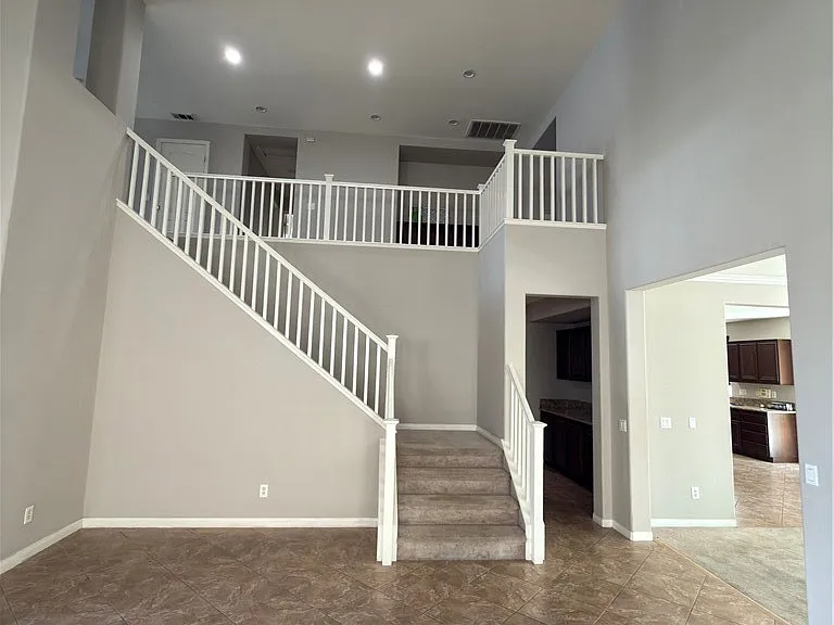 7771 Stonegate Dr — Photo 6