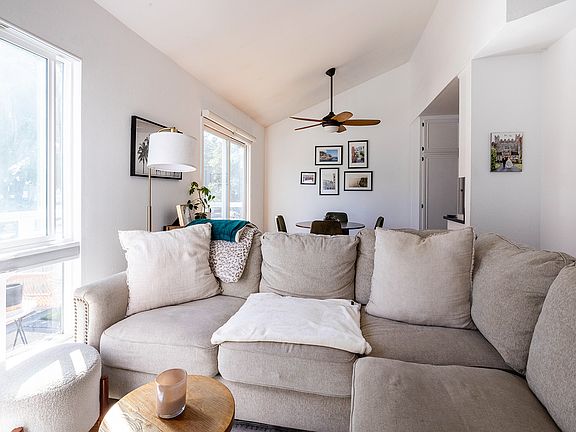 3rd image of 44 Seascape Dr