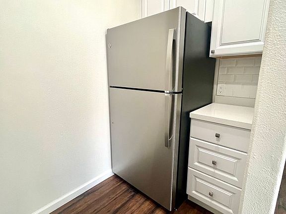 5th image of 845 Garnet Ave #845B