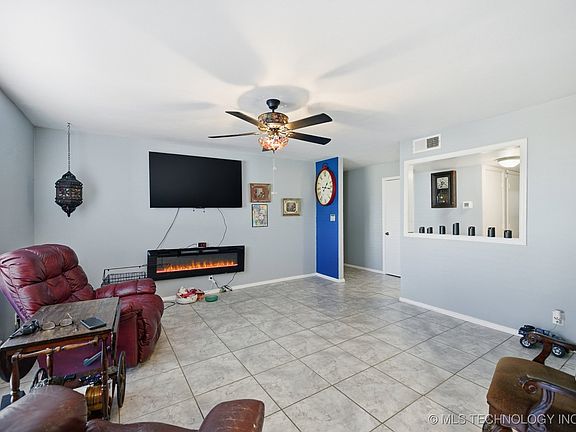 4th image of 4860 E 68th St Unit 136