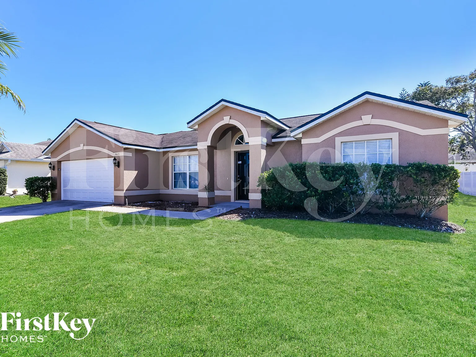 4 bed, 2.0 bath, 1838 sqft, $2,080 — Photo 2
