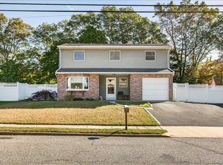 149 Avenue C, Holbrook, NY 11741