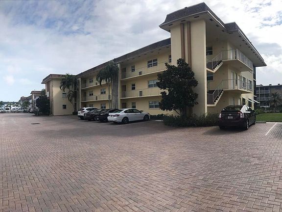 5th image of 124 Shore Ct APT 308