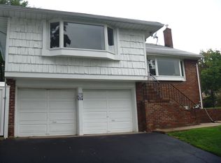 25 Wayne Ave, River Edge, NJ 07661