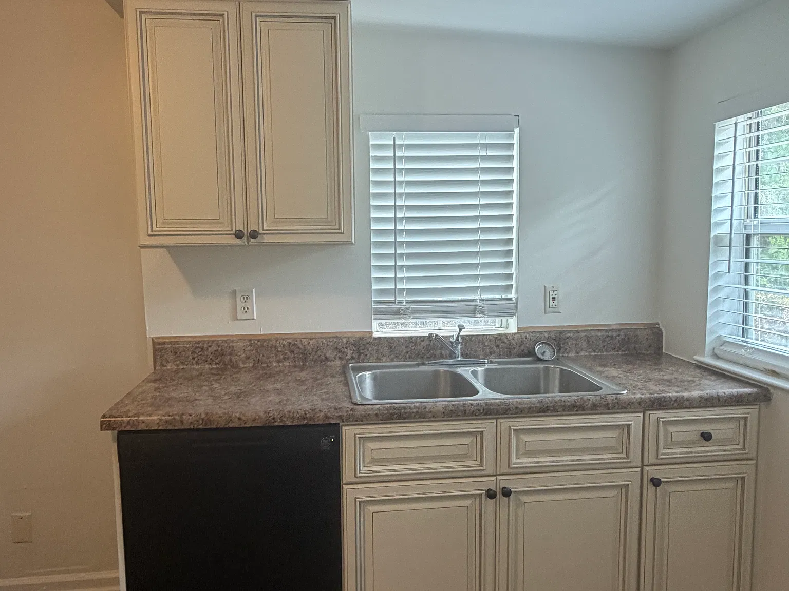 724 W Brevard Street — Photo 4