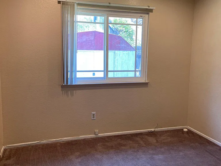14639 Appian Way — Photo 10