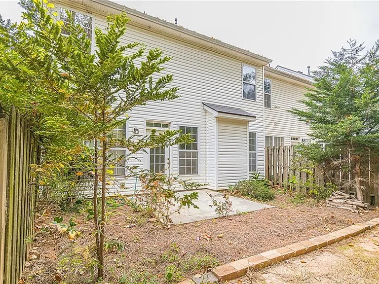 3044 Kentmere Dr — Photo 24
