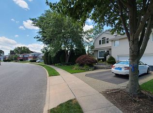 59 Pasadena Dr, Plainview, NY 11803