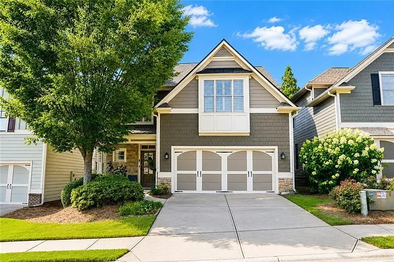4 bed, 4.0 bath, 2601 sqft, $3,000 — Photo 1