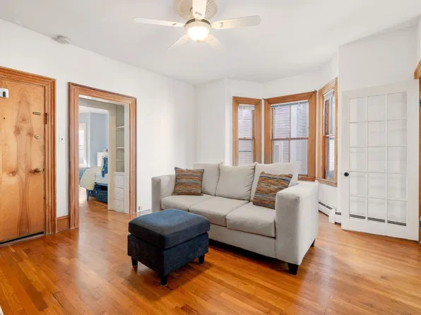 247 Chestnut St #1, Cambridge, MA 02139