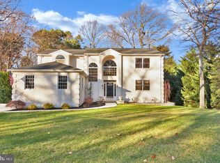 8 Lakeside Dr, Voorhees, NJ 08043