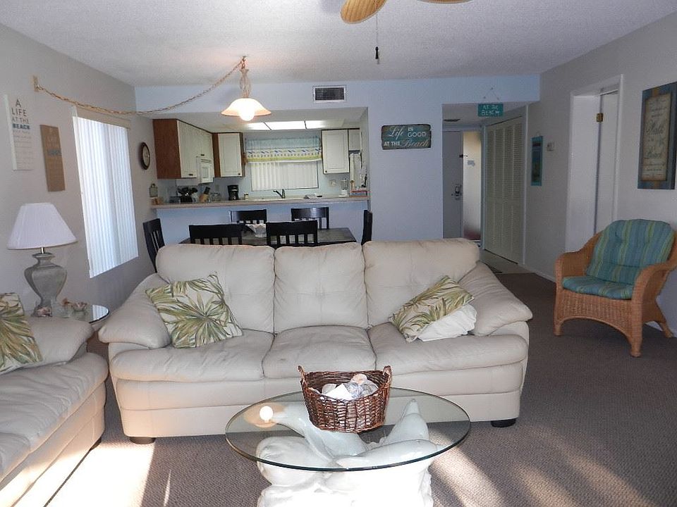 1st image of 14 Village Del Prado Cir
