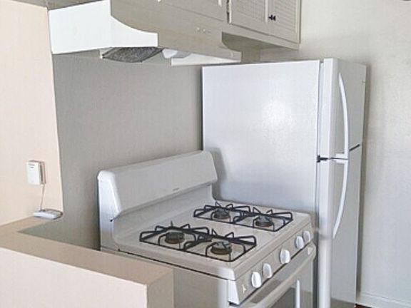3rd image of 6727 Darby Ave APT 201