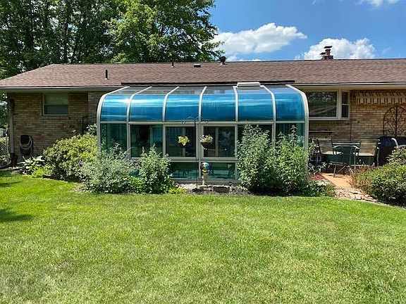 3rd image of 2302 Beechwood Dr