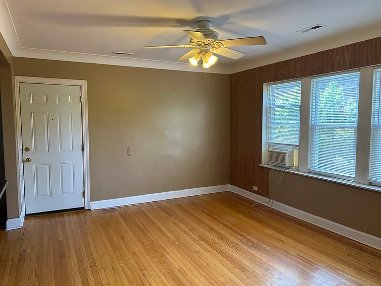 1520 W 80th St #3 — Photo 12