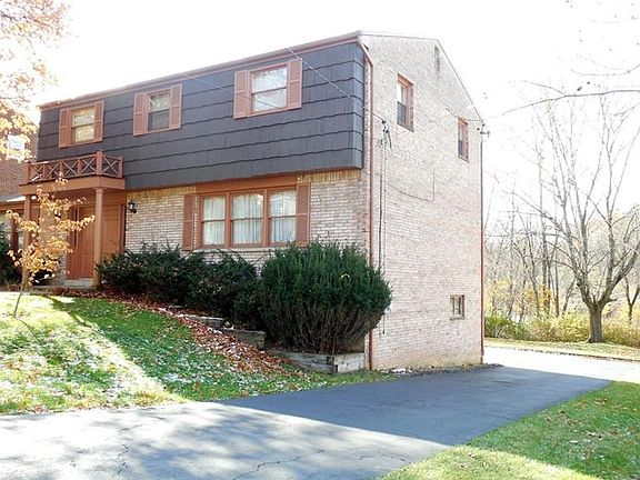 Exterior Front/Faade - Situated on just over 1/4 of an Acre!
