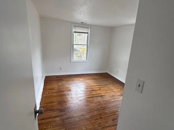 11 Hollywood St #3B, Worcester, MA 01610