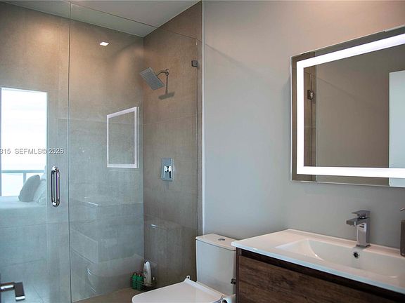 2nd image of 888 Biscayne Blvd APT 5207