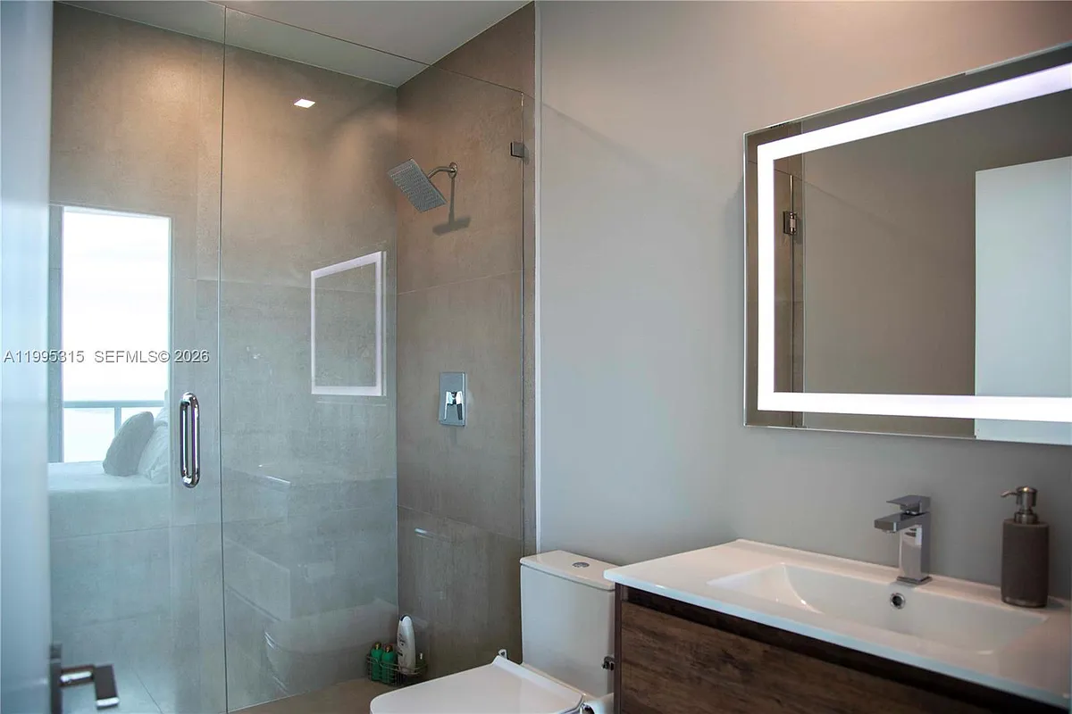 Building Photo - 888 Biscayne Blvd #5207