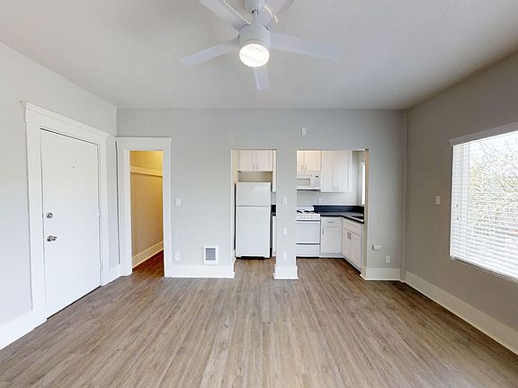 4th image of 843 13th St APT 8