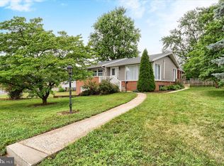 800 Redwood Dr, Carlisle, PA 17013