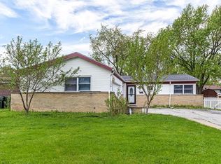 134 Lancaster Ln, Des Plaines, IL 60018