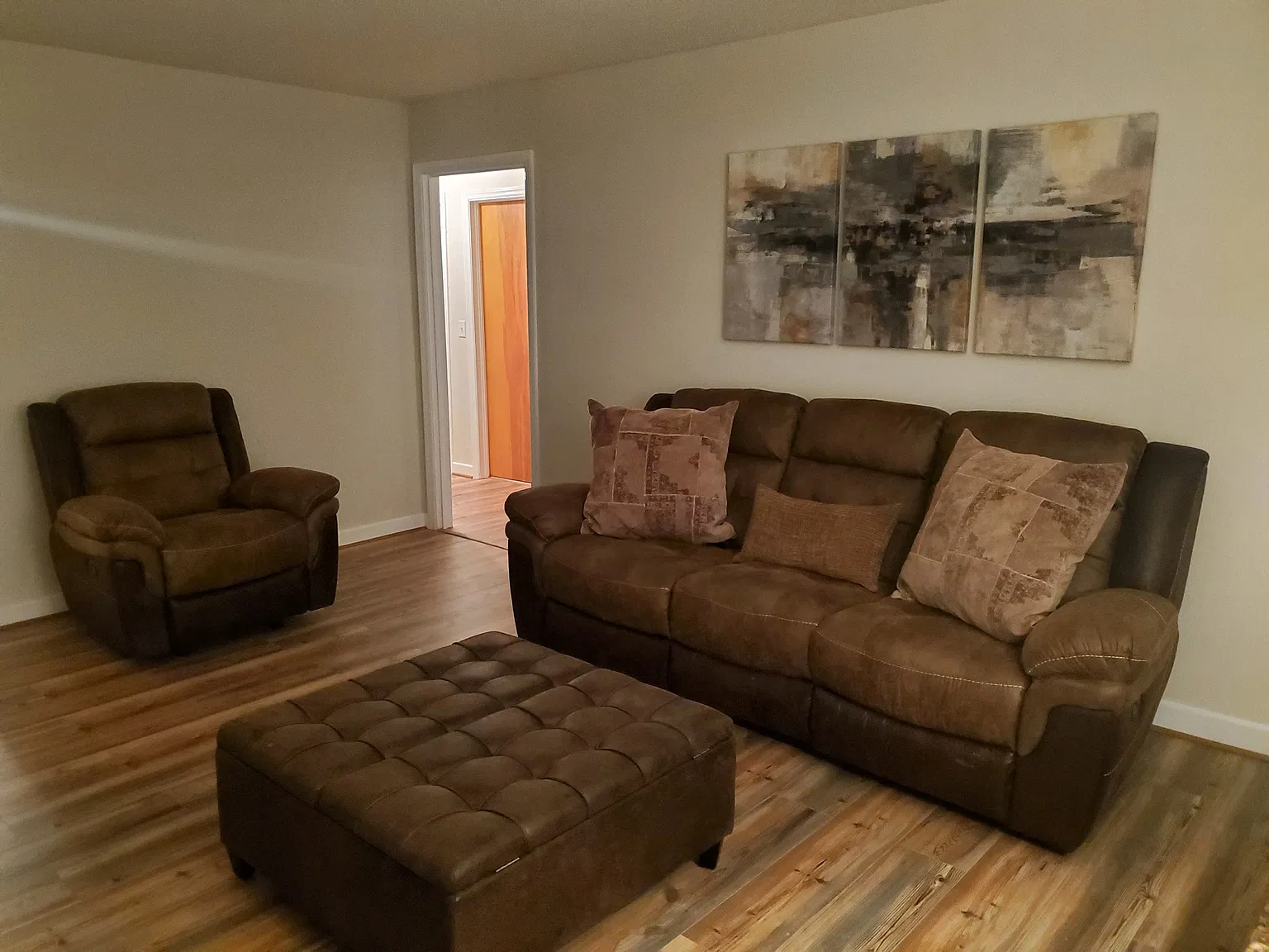 2 bed, 1000 sqft, $1,500 — Photo 2