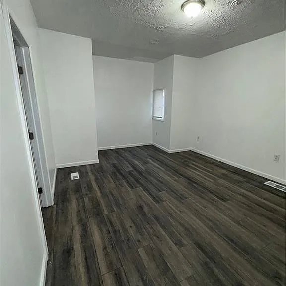 1312 Ontario Ave — Photo 9