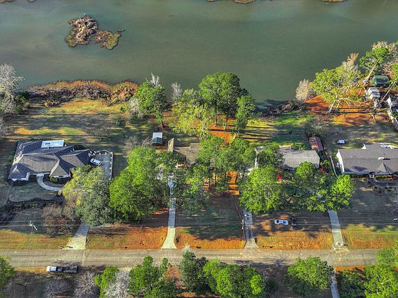 63rd image of 134 Lake Bluff Drive