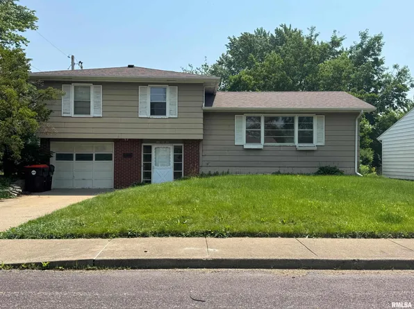 5610 N Arrow Dr, Peoria, IL 61614