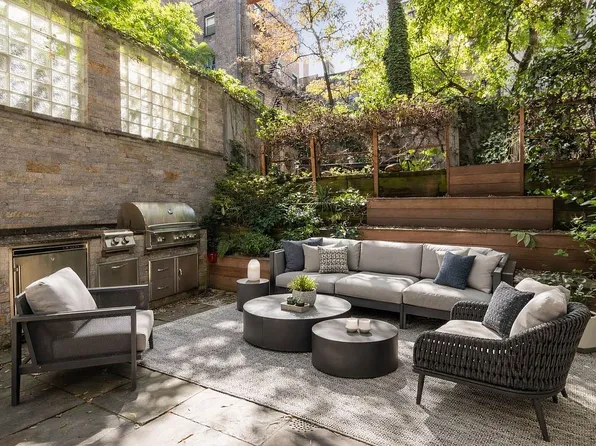 332 W 19th St, New York, NY 10011