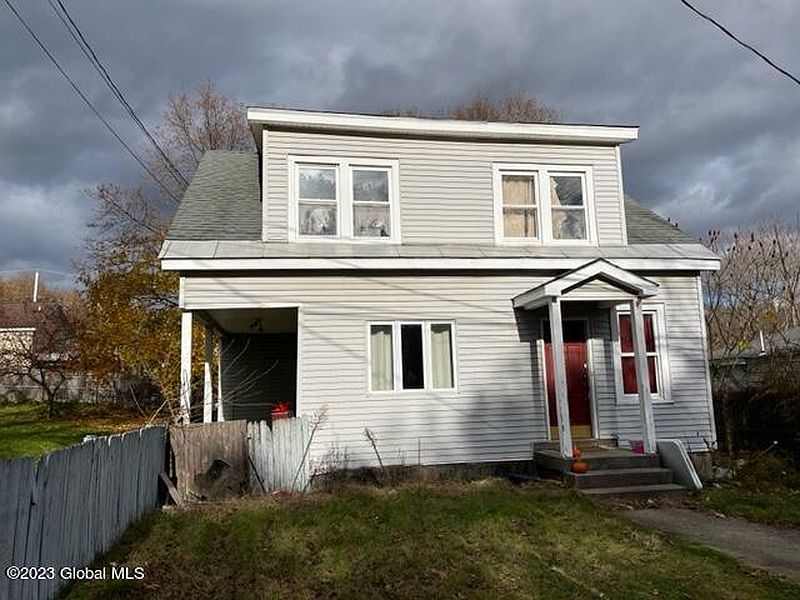 4th image of 319 Oakhurst Street