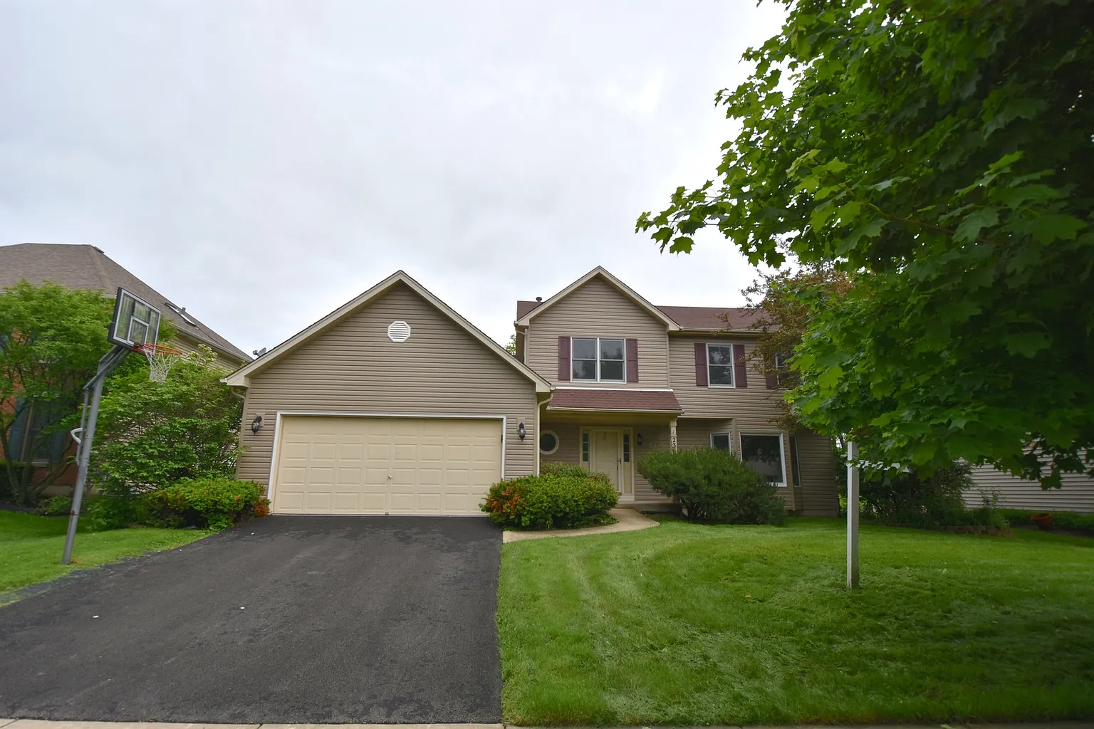 2360 Waterbury Cir photo 1