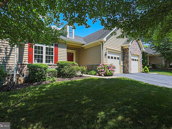 3rd image of 210 Teapot Ct #210