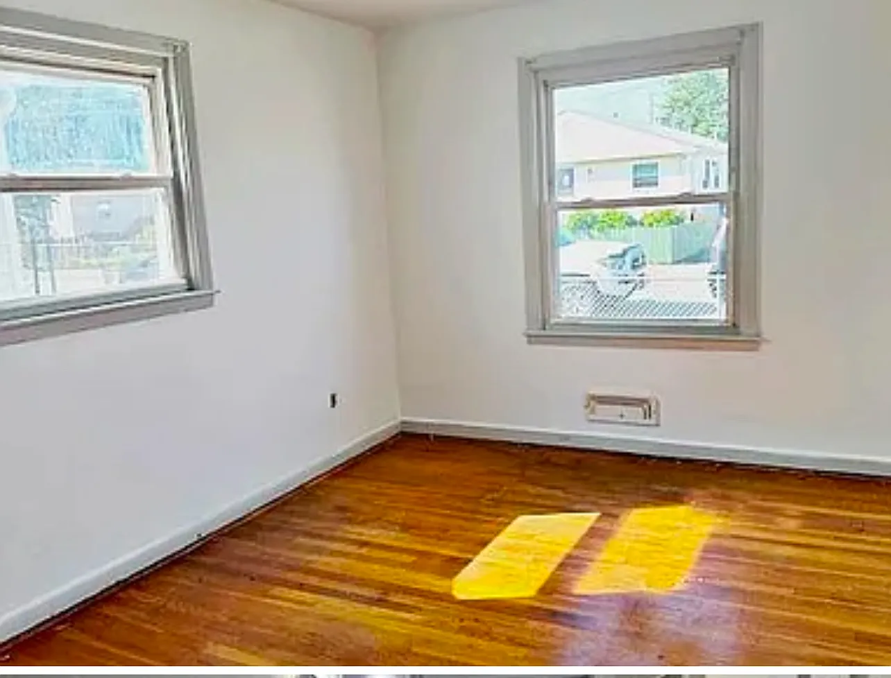 3 bed, 924 sqft, $2,500 — Photo 4