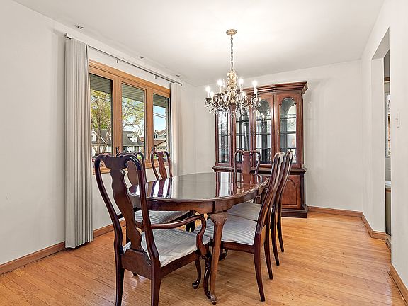 4th image of 6612 W 92nd St