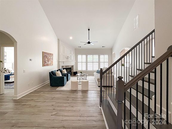 4th image of 732 Treverton Dr