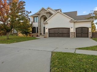 1728 Ashwood Dr SW, Altoona, IA 50009