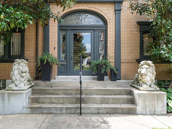 2nd image of 5240 Washington Pl