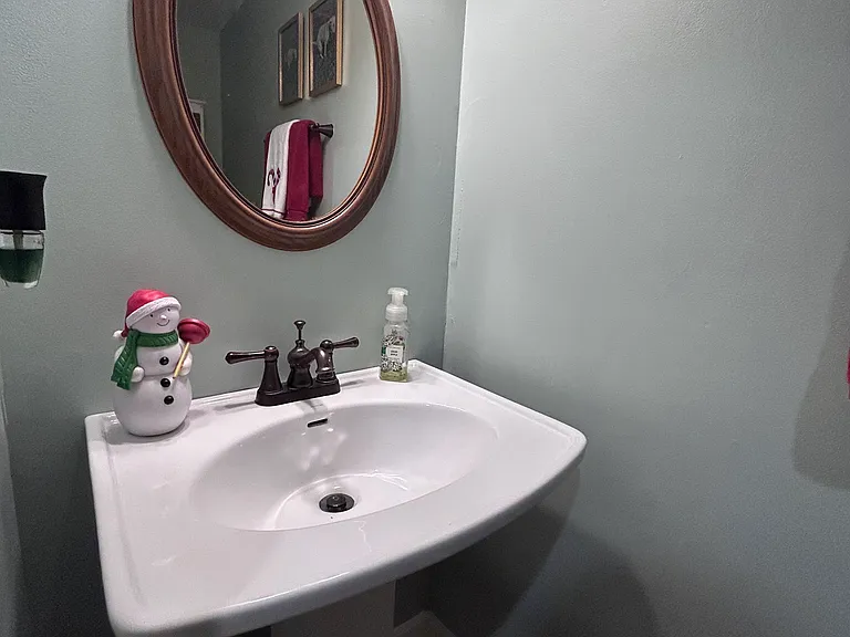 807 Channing Dr — Photo 8