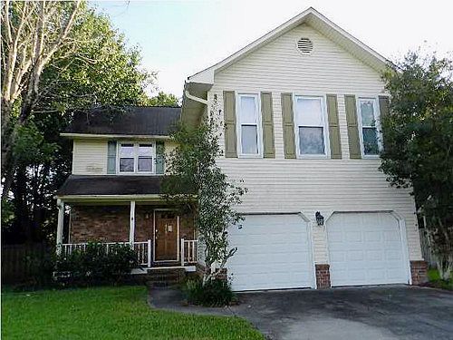 1st image of 107 W Park Ln