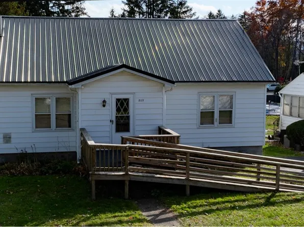 809 Chamberlain St, Elmira, NY 14904