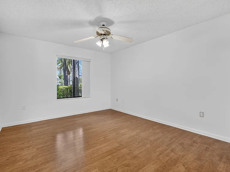 223 E River Park Dr — Photo 30