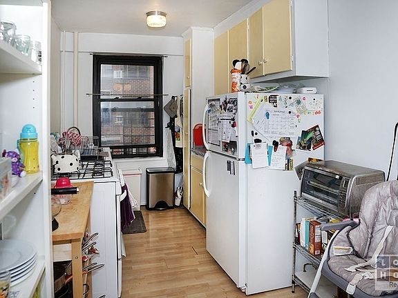3rd image of 210 E Broadway APT H1608