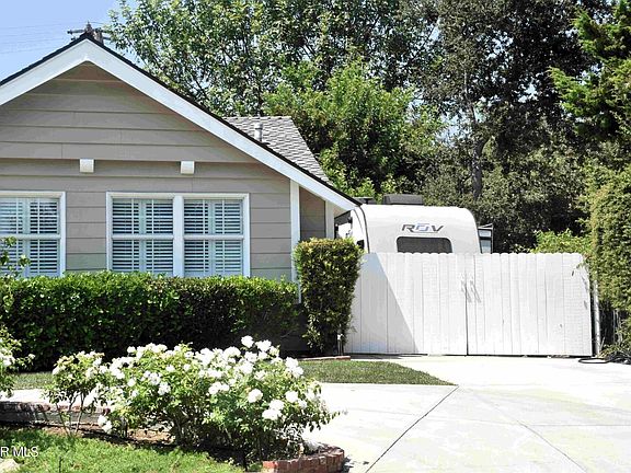 3rd image of 695 Encino Vista Dr