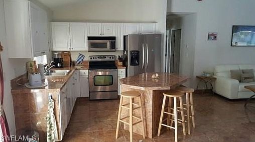 5th image of 306 NW 5th Ter